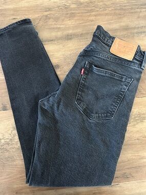 Levi's 512 Men's Black Skinny Jeans with Leather Patch